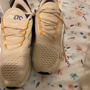 Nike 270